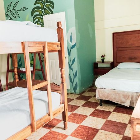 Hostal Eden Moyogalpa Exterior photo