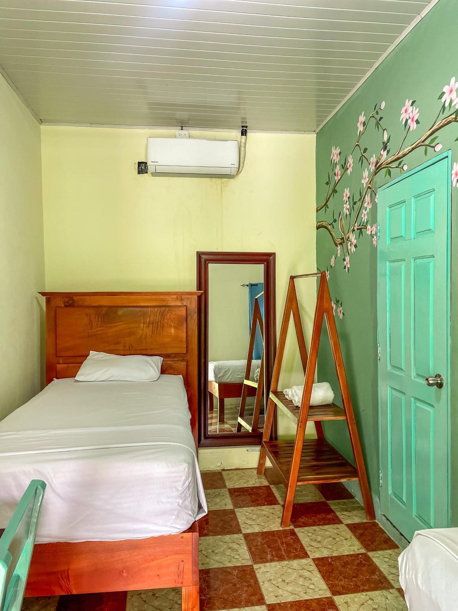 Hostal Eden Moyogalpa Exterior photo