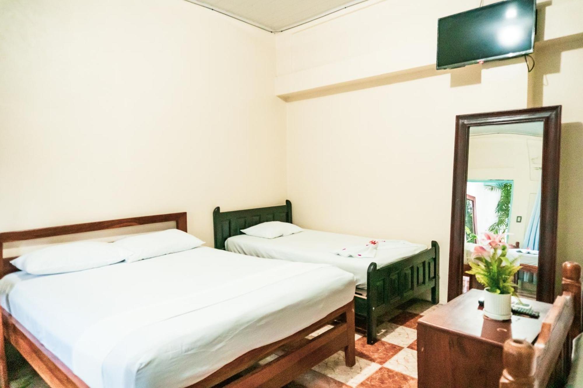 Hostal Eden Moyogalpa Exterior photo