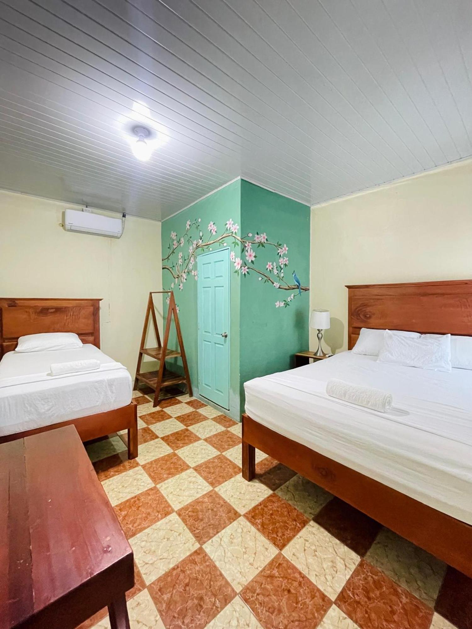 Hostal Eden Moyogalpa Exterior photo